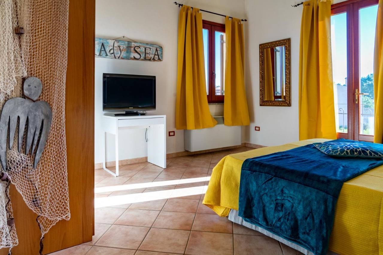 Nora Guesthouse Rooms And Villas Pula Eksteriør billede